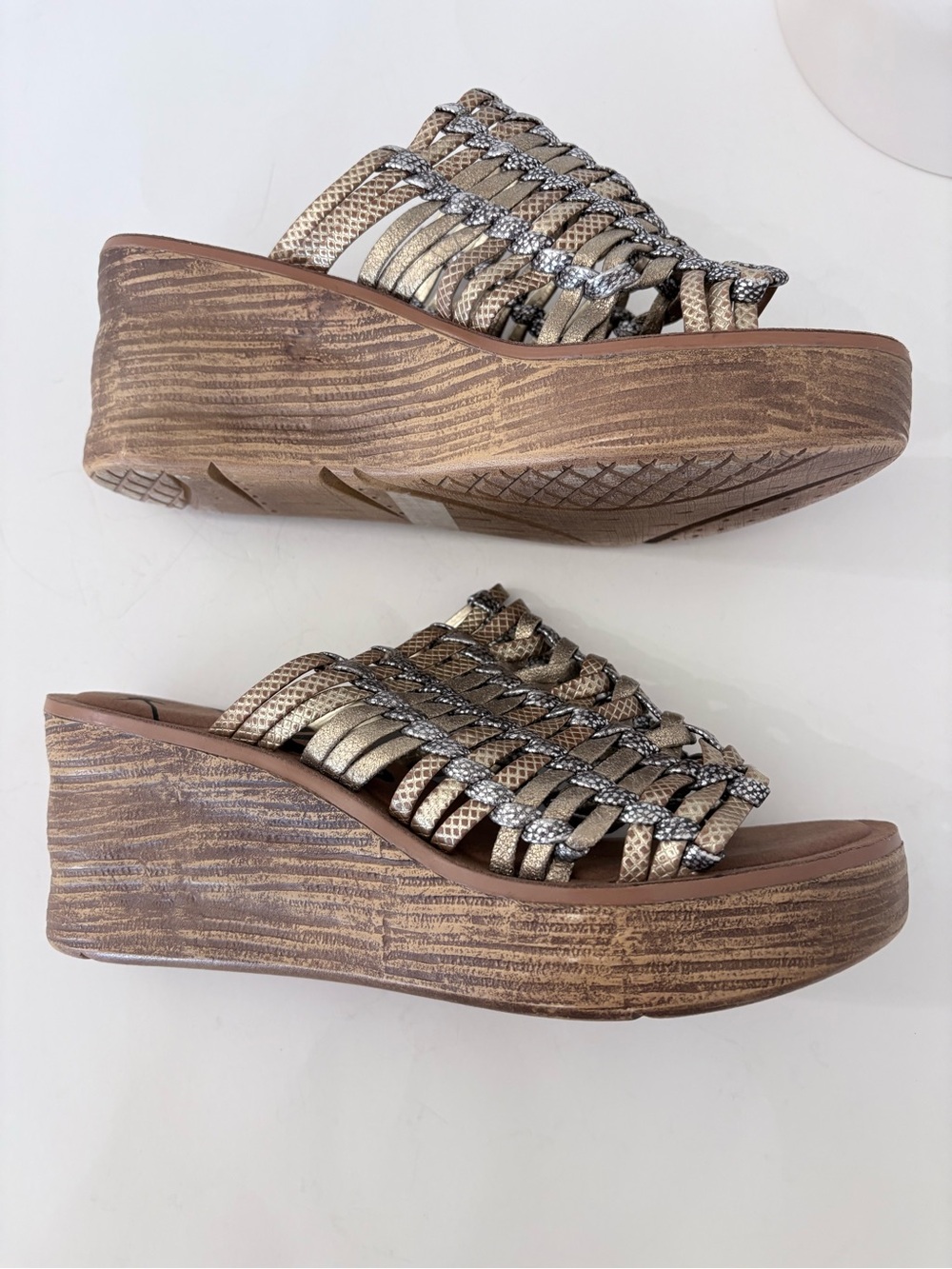 OTBT STARLIKE Woven Leather Wedge Slide Sandals Metallic Boho Hippie EUC 7.5 - Picture 9 of 13